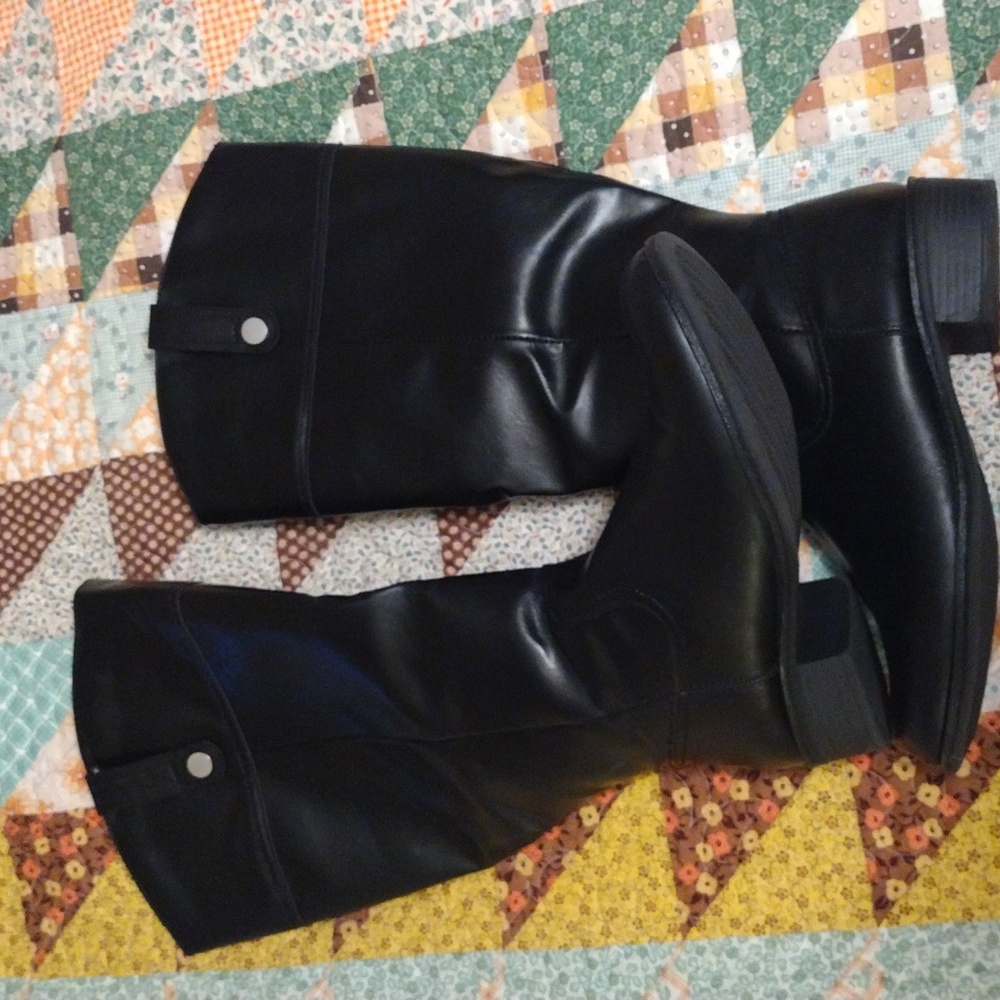 Black boots